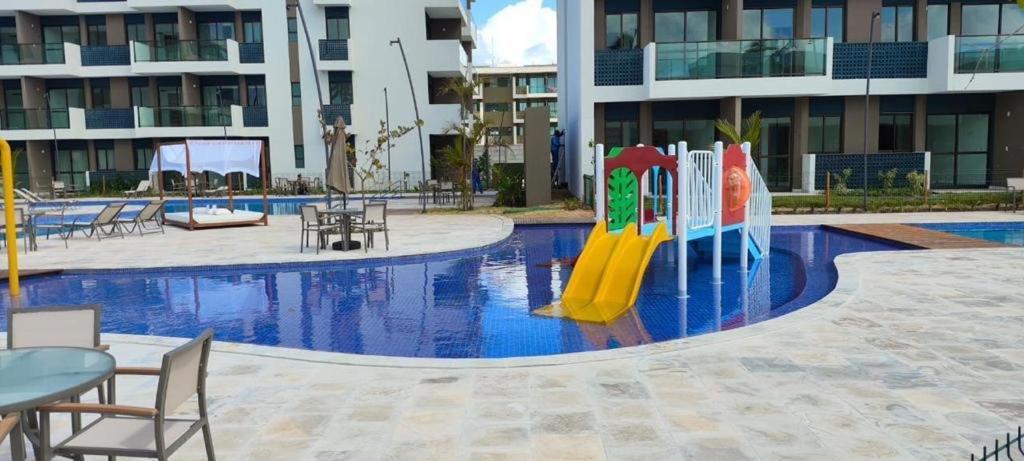 Makia Flats Muro Alto